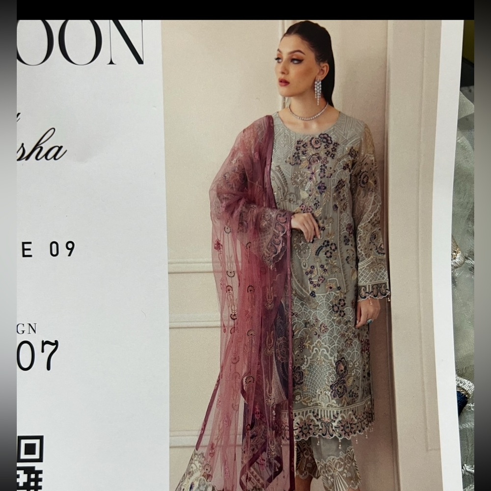 Pakistani Indian Desi Outfit Embroidered Floral pakistani 3 piece outfit